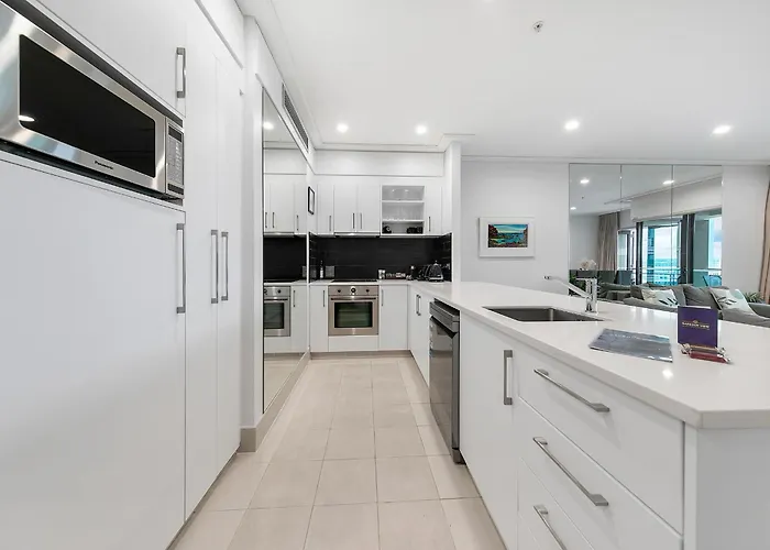 Sophisticated Spacious Apt W Stunning Harbour View